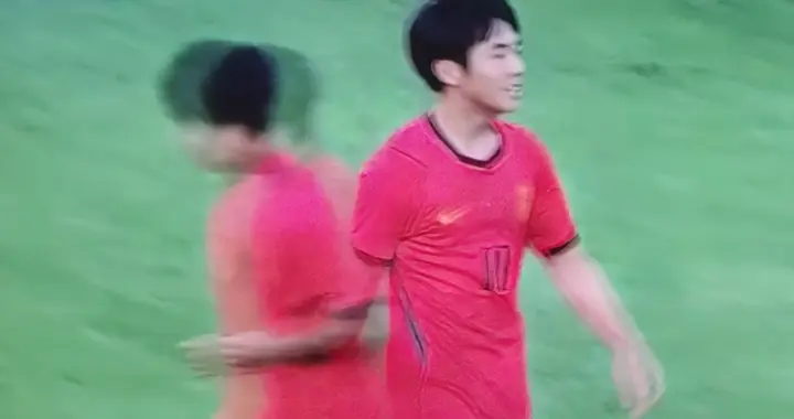 看完世界杯再看u17国足，除了脸蛋稚嫩，看不出什么大问题