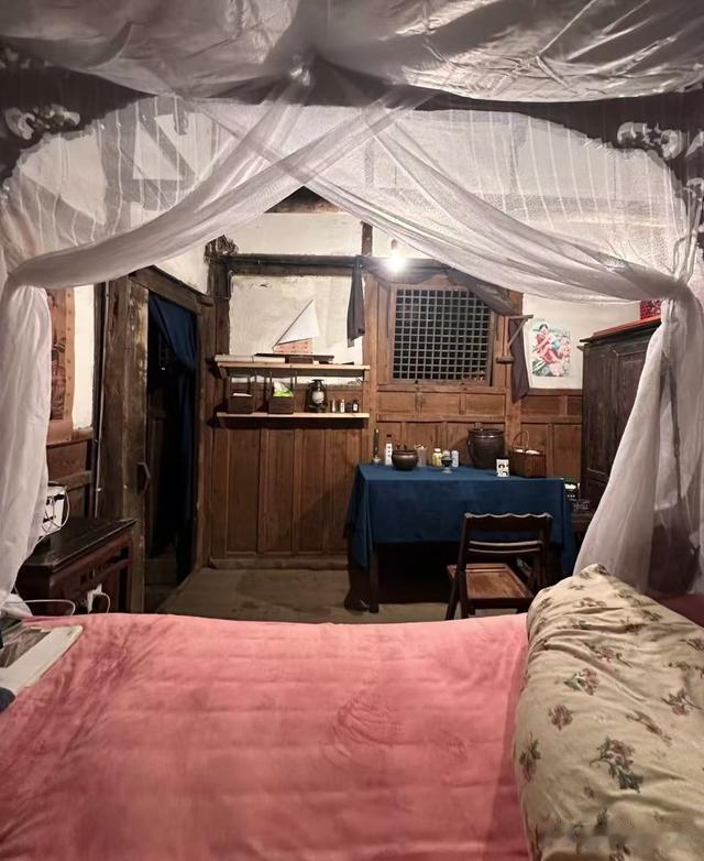 看了四川一退休夫妇的家，才知道什么叫烟火气，一进门就被治愈了