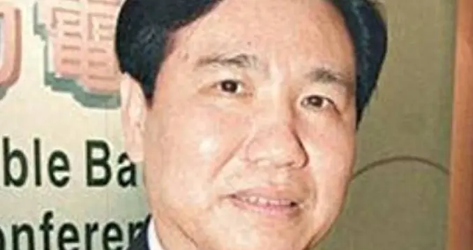 拿国内资源去国外送人情？顶着国内泰斗头衔，却把巨款捐往海外