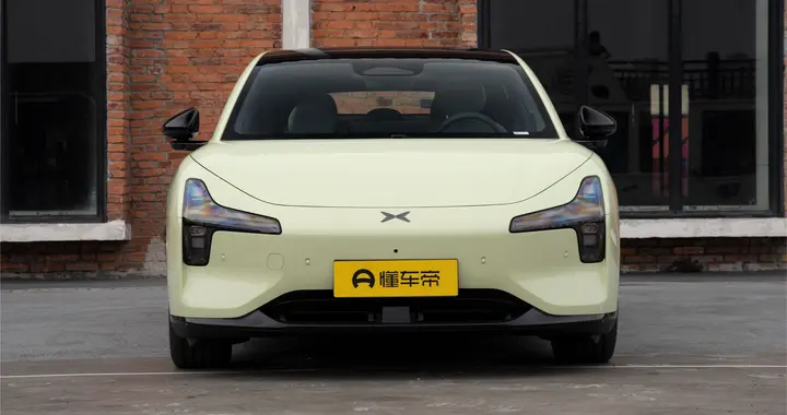 15万纯电“避坑”指南：小鹏MONA M03对比零跑B01，别只看颜值