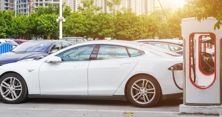 "公电私充"与"私车公用"：公与私的边界应清晰