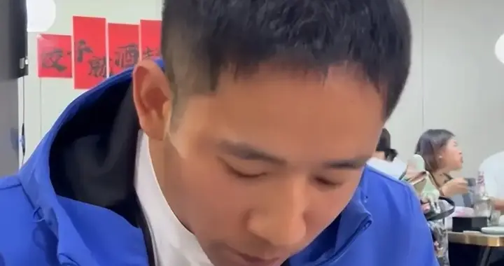 认亲后才开口，林德东一句话说哭网友：没读过书，却活得明白