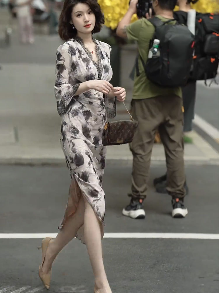 独特漂亮绝美气质高级感连衣裙女2025年夏季新款今年流行爆款裙子