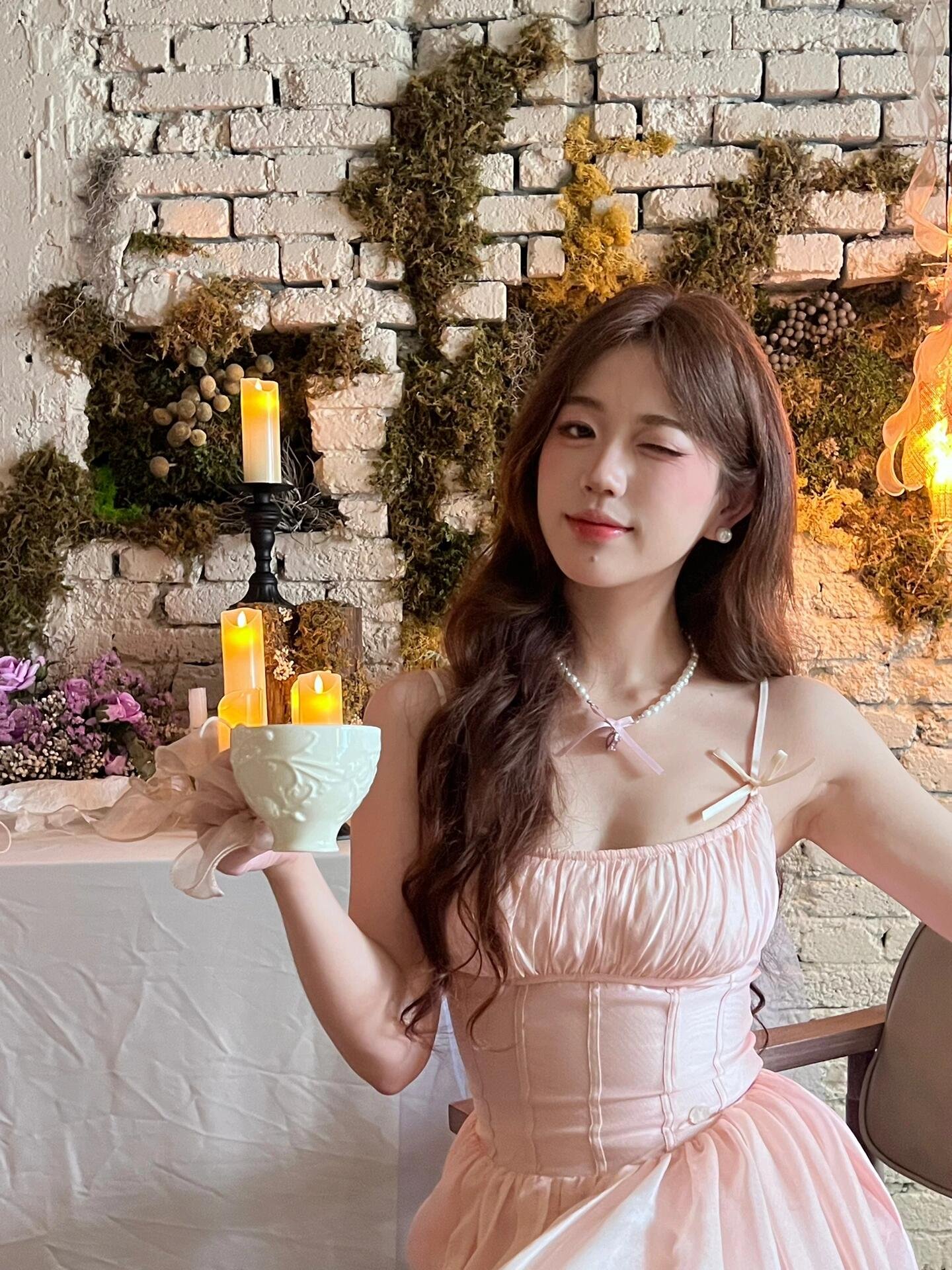小众订婚生日裙子气质仙女超仙粉色吊带裙