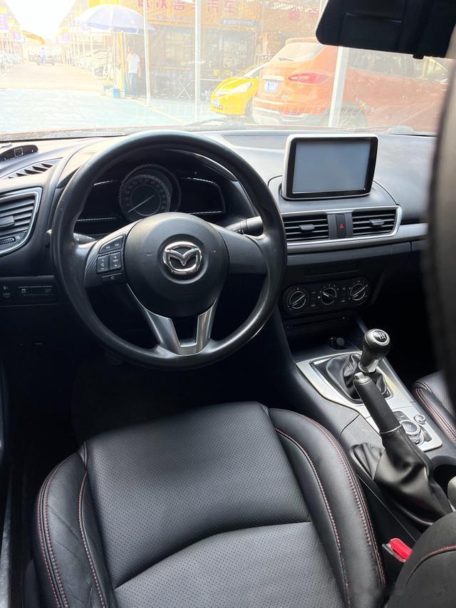 现在手动挡的汽车几乎绝迹了，是停产了吗？