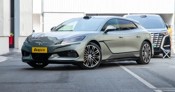 腾势 Z9GT：续航破千+闪充超快的全能新座驾