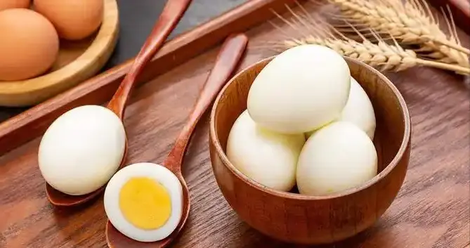 医生建议：早上经常吃鸡蛋的老人，过不了多久，身体或有4个改善