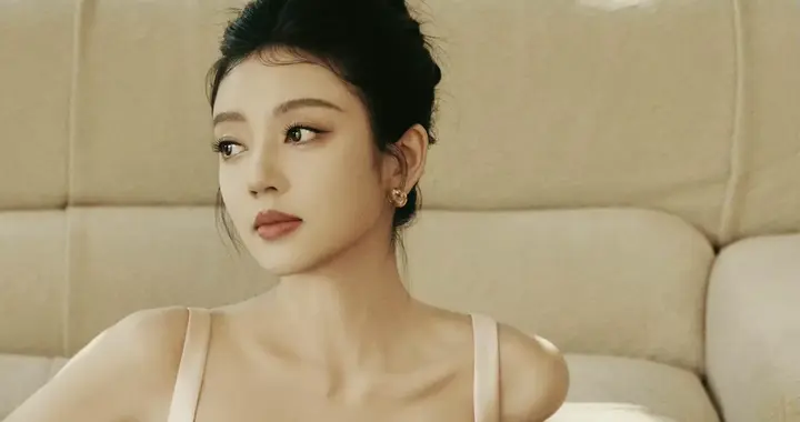 美女壁纸第5264期—何瑞贤