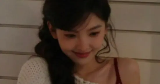 惊爆！章若楠凭啥被赞最美甜妹？答案藏在一颦一笑里！