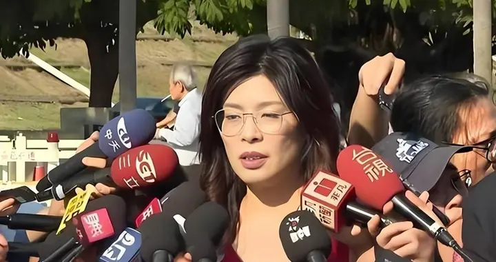 全岛失控！郑丽文访陆消息落地，台军逃兵潮爆发，民进党官员流泪