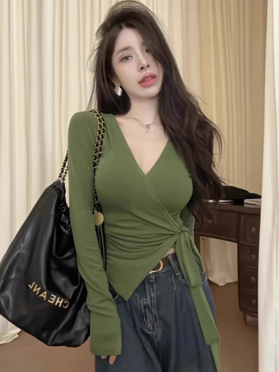 春秋甜辣绿色V领交叉打底衫女内搭不规则长