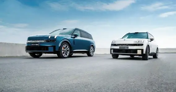 解决家庭泊车难！领克900跨层记忆泊车测试，4.98m转弯半径太灵活