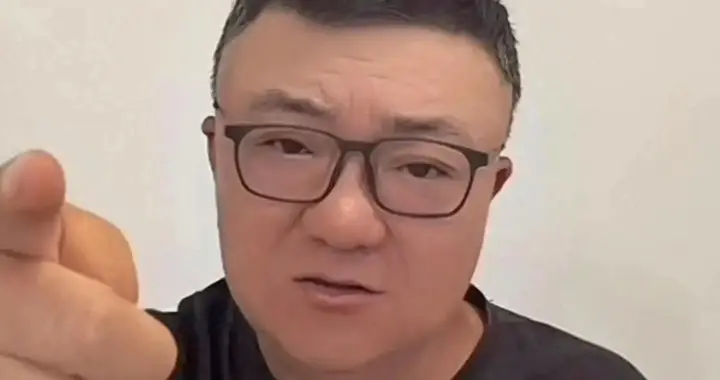争议不断！国足小将请来四名外援，队伍摇身一变成国际联队