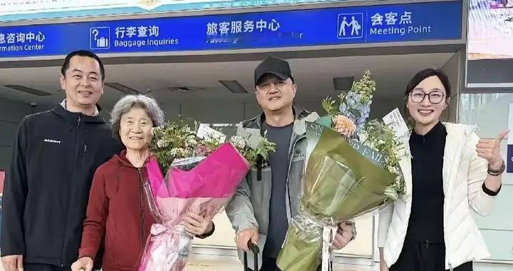 李亚鹏带母亲回安徽老家！离婚不到一年时间，84岁母亲已白发苍苍