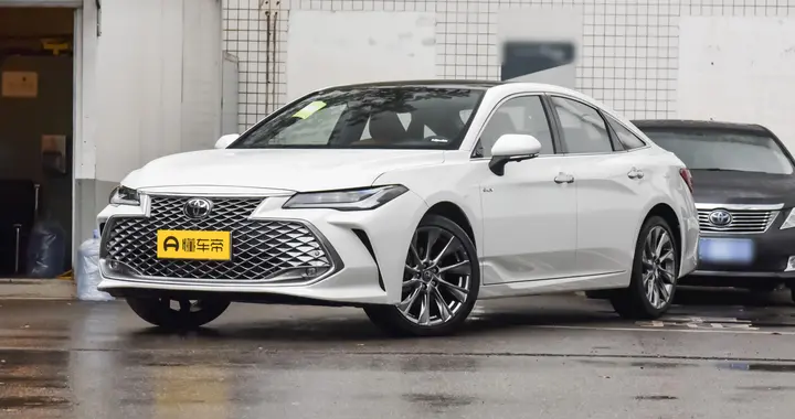 搭载2.5L智能电混双擎，标配L2级辅助驾驶，2026款亚洲龙宜商宜家