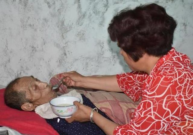 为什么欧美国家长年因病卧床的老人较少？看完或明白