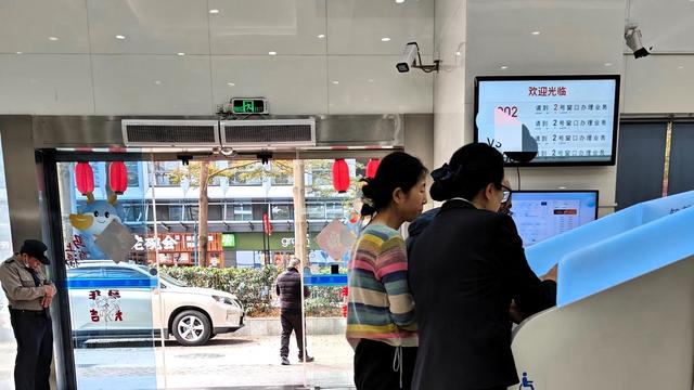 忙中求事业有成：明天早上得定个闹钟了，4