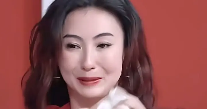 张柏芝回应了！否认在法庭上情绪失控答非所问，不在乎官司输赢