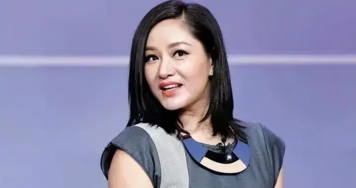 瞿颖签合同只写八小时，剧组慌了，她到底图什么？