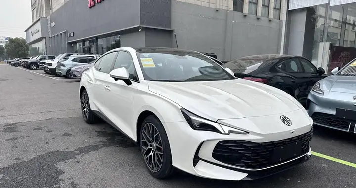 销量不及长安领克，MG7终于急了？26款实车曝光，配置大升级！