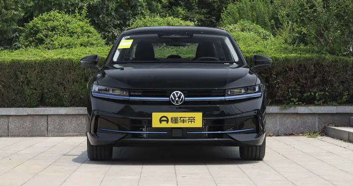 试驾了全新迈腾PHEV，发现它才是插混B级车该有的样子