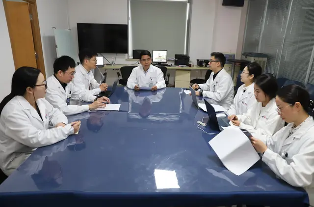 奇迹之旅：女子体重骤降至60斤，丈夫肠液注入后的重生故事