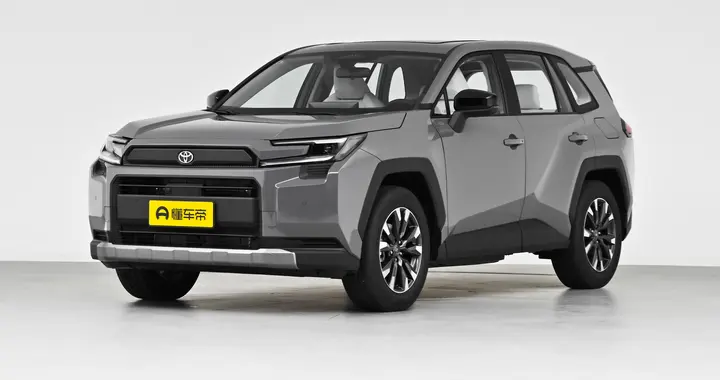 高油价时代，家用SUV怎么选？丰田RAV4荣放油耗低，还耐造