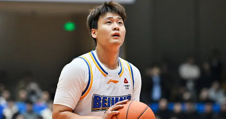 中国男篮收获一大坏消息！郭士强一番话引质疑，太需要王浩然了