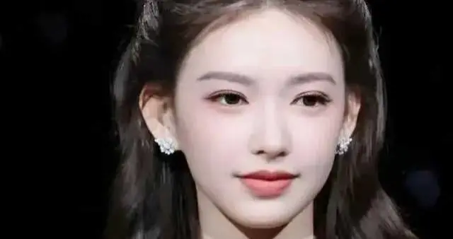 程潇：这姐的美，一直都是汹涌澎湃的！