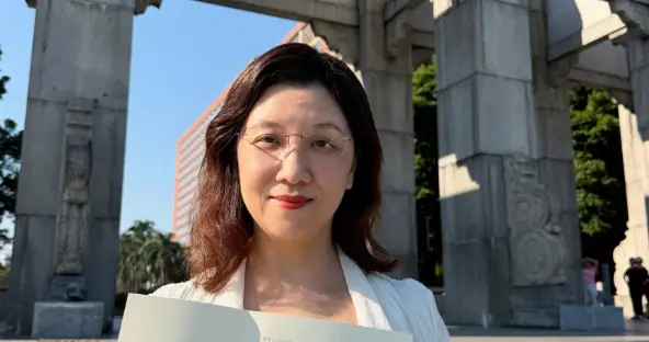 广东一56岁女子瞒丈夫考研考上了中山大学刚退休就考研震惊丈夫