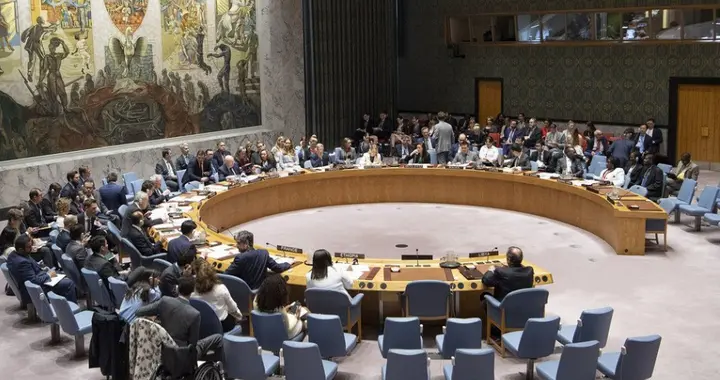 世纪新闻！油价可能血崩！中东掀桌子，石油贸易不再被美国控制