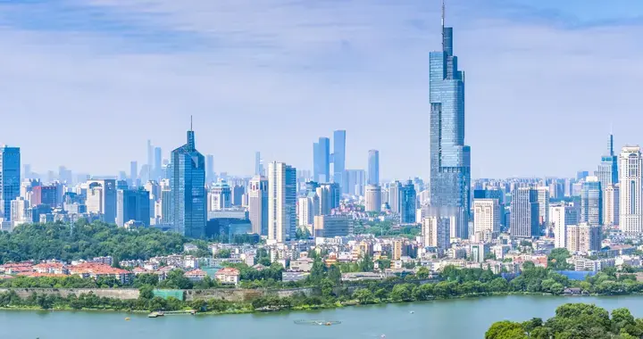 江苏双城：南京向左，苏州向右，谁引领未来？