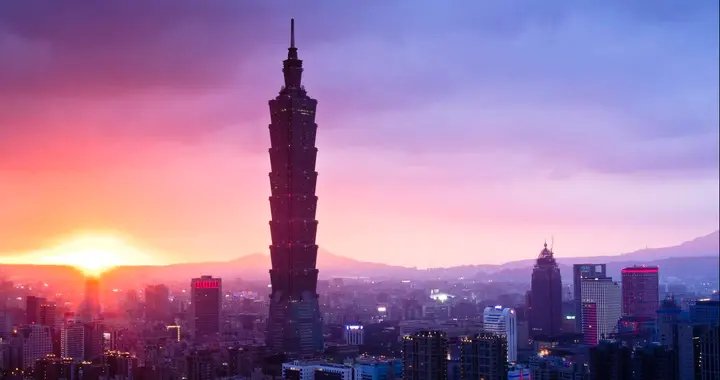 国台办发统一强音，郑丽文掏出徽章，直言不讳，台湾的未来在大陆