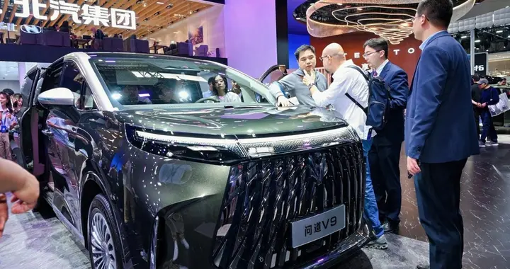 21.99 万起！家用 MPV 卷王来了 极狐问道V9 已预售