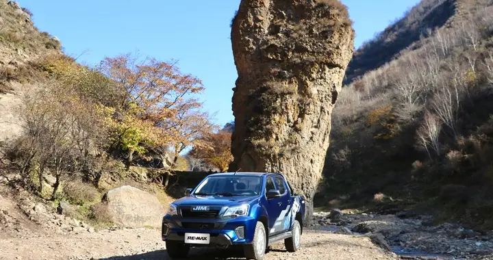 爬坡涉水如履平地：江西五十铃RE-MAX从容征服“老掌沟”