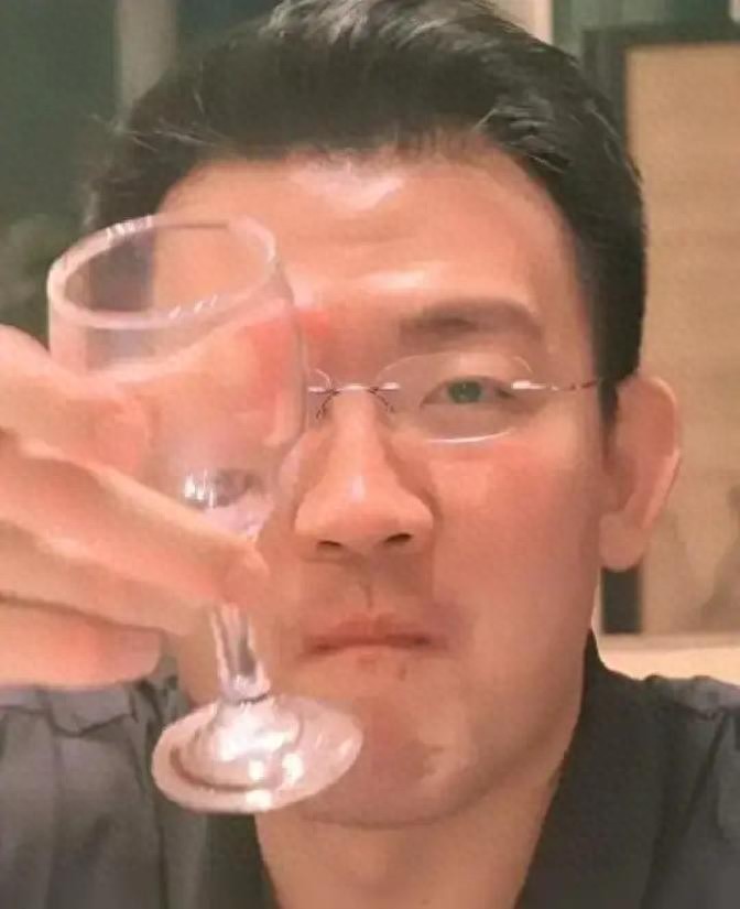 广厦亚军答谢宴!王博茅台一口闷，600万奖金到手，最惨的却是他
