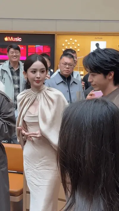 顾青璃：娜扎给人一种人很美但不高冷的感觉