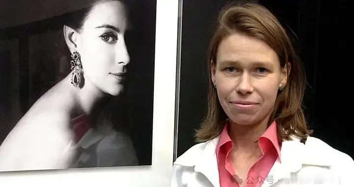 作为美艳公主的女儿，她其貌不扬却走出了自己的优雅之路