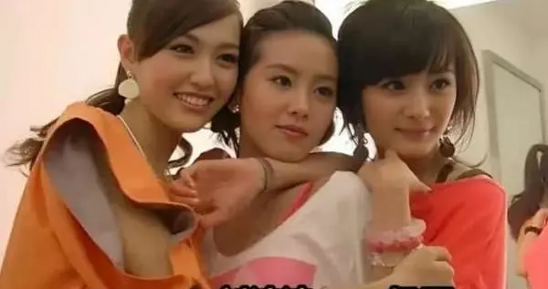 唐嫣刘诗诗杨幂的旧照杀：这三个女孩的青春，是多少人的时光琥珀