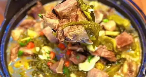 家常酸菜炖牛肉，味道还不错要试试吗？