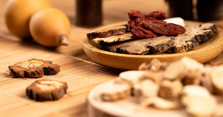 反酸、烧心老不好？反流性食管炎，根源在肝胃，关键要调“气”