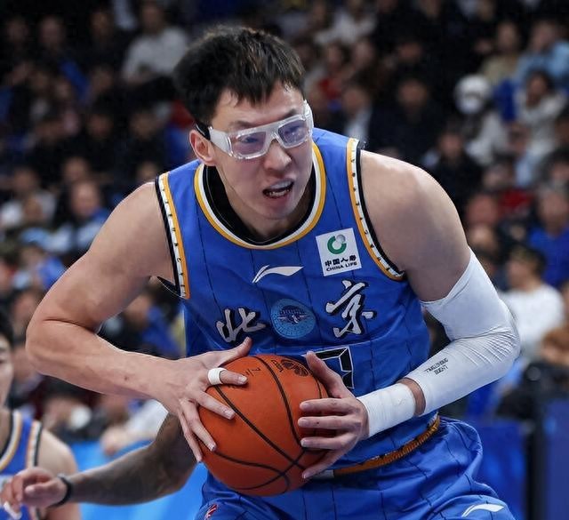 破案！赵睿受伤成转折，广东被打0-18崩盘的原因找到，京迷点透