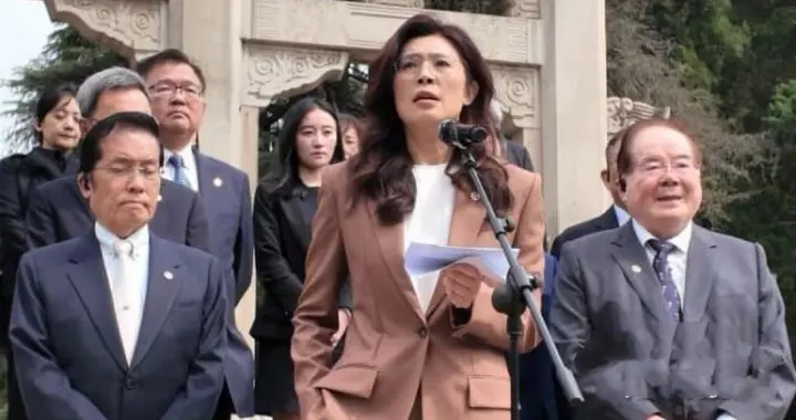 郑丽文谒中山陵哽咽：逆风访陆压力、父亲遗愿和政党困局叠加结果