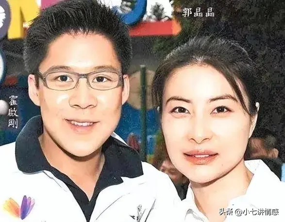 郭晶晶一句话，解决了霍家争家产风波，公公霍震霆对她刮目相看