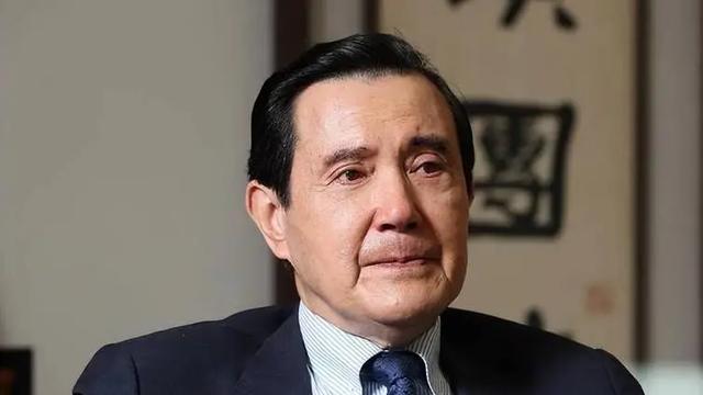 历侠听说：马英九现在估计肠子都悔青了！他