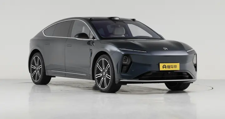 76.8万起售的蔚来ET9：2025款102度电池，入门即满配，您心动吗？