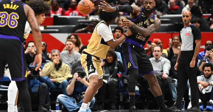 142-111！东契奇开挂，艾顿吃饱，詹姆斯空接背扣+隔扣榜眼