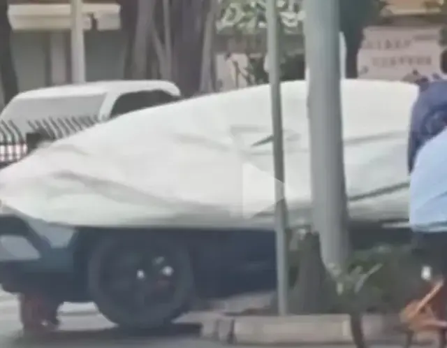 某新能源车出事故，第一时间盖白布？我要不要换台电车？