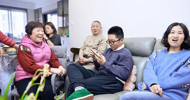 一个家庭最掉价的，是父母五六十岁时，处于以下几种状态