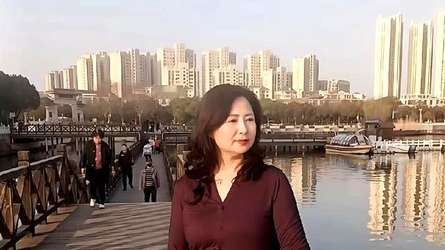 老沐纪实：你说现在这大热天儿，老太太为啥